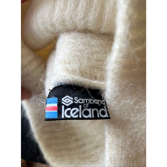 Vintage White Wool Beanie Roll Brim Icelandic Hat main image 6
